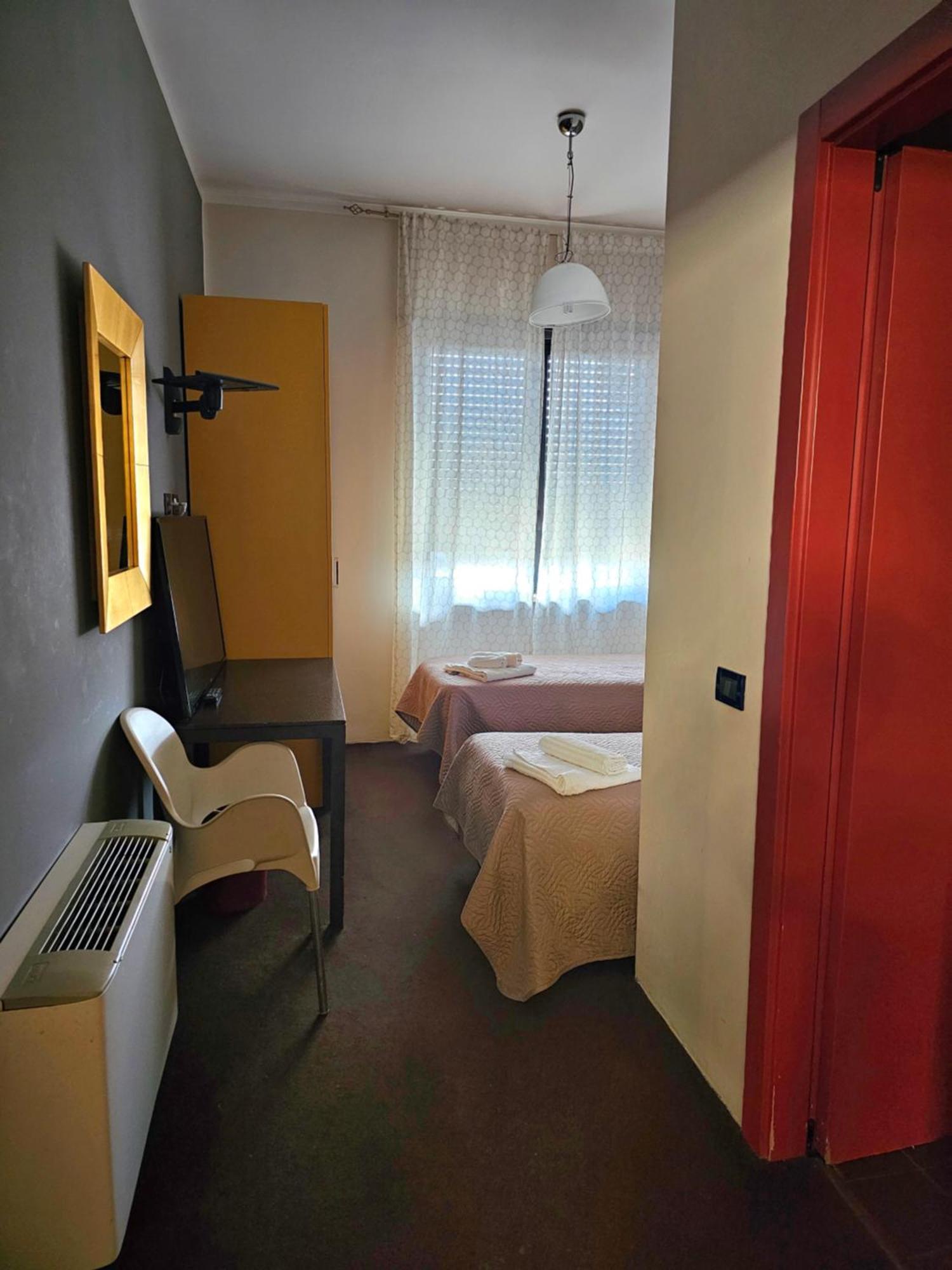 Hotel Arcadia None Bagian luar foto