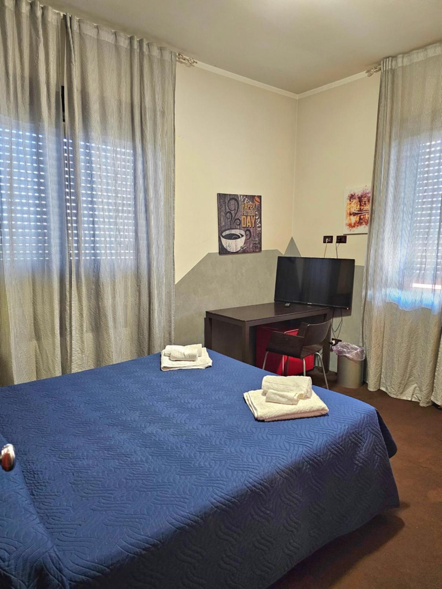 Hotel Arcadia None Bagian luar foto